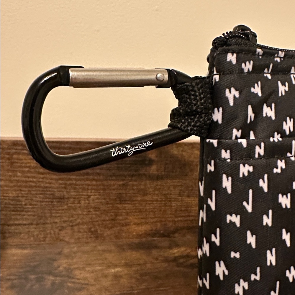 Thirty One Cool Clip Thermal Zipper Pouch in Lil’ Scribble Black and White - Picture 4 of 9